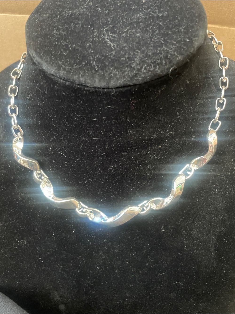 Shiny Silver color Wave Link Necklace - Women's Elegant Chain